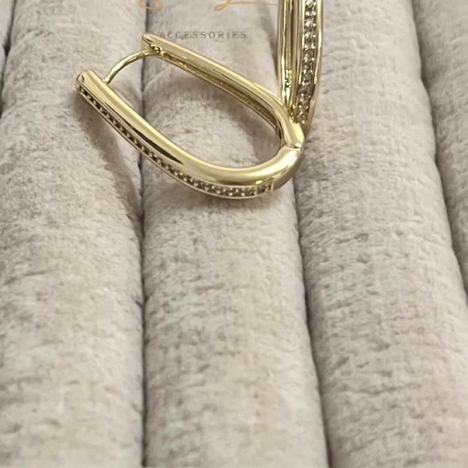 Zirkon Taşlı Oval Küpe