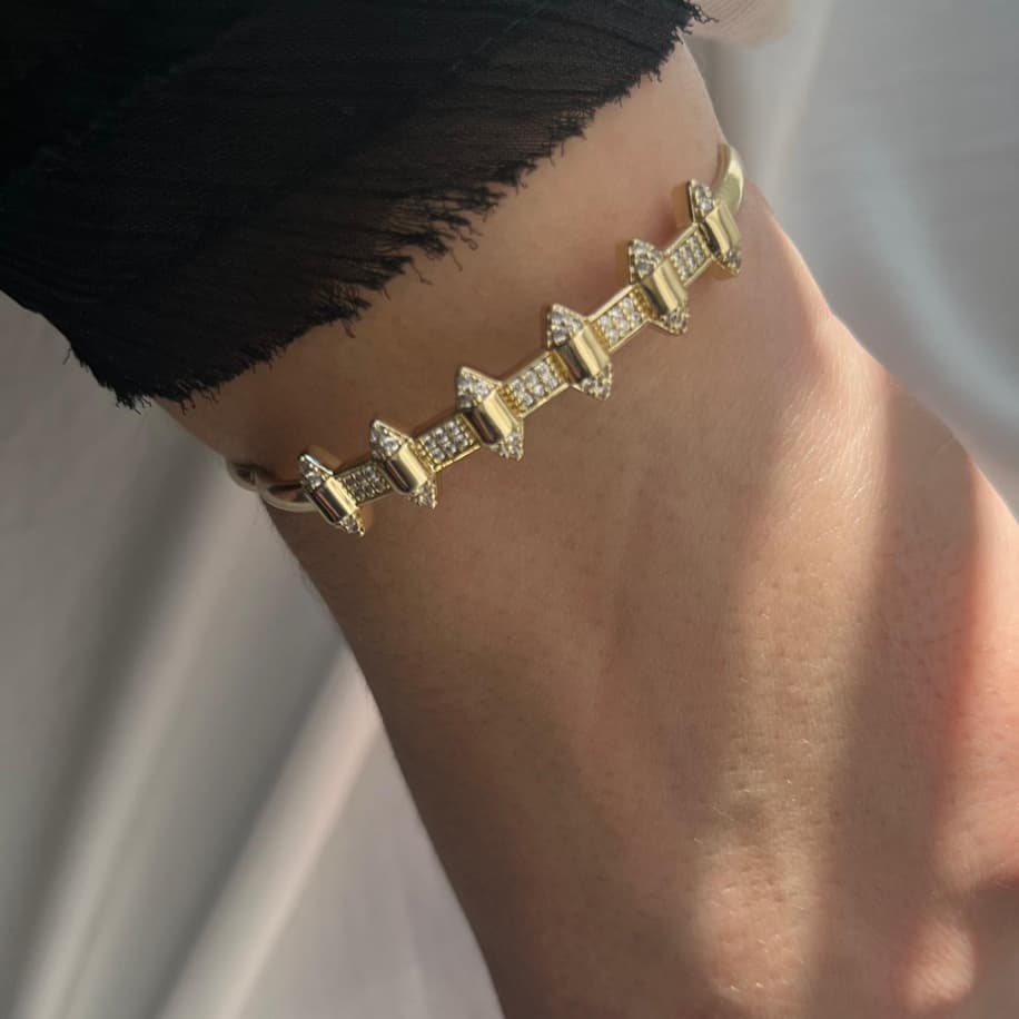 Premium Gold Taşlı Kelepçe