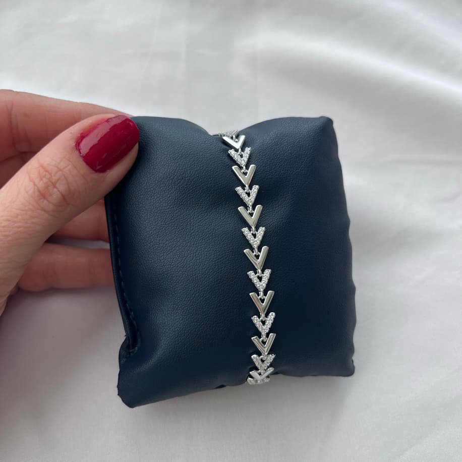 Zirkon Taşlı V Model Bileklik 